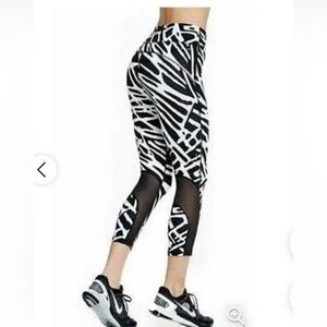 Nike Palm Epic Lux Black/White Running Leggings Cropped Size S